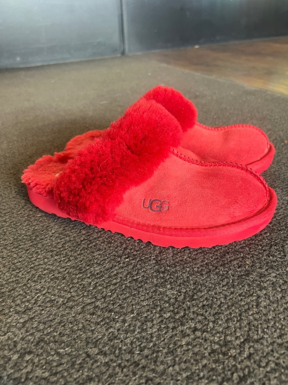 UGG woman’s Disquette Slipper in Samba Red size 4